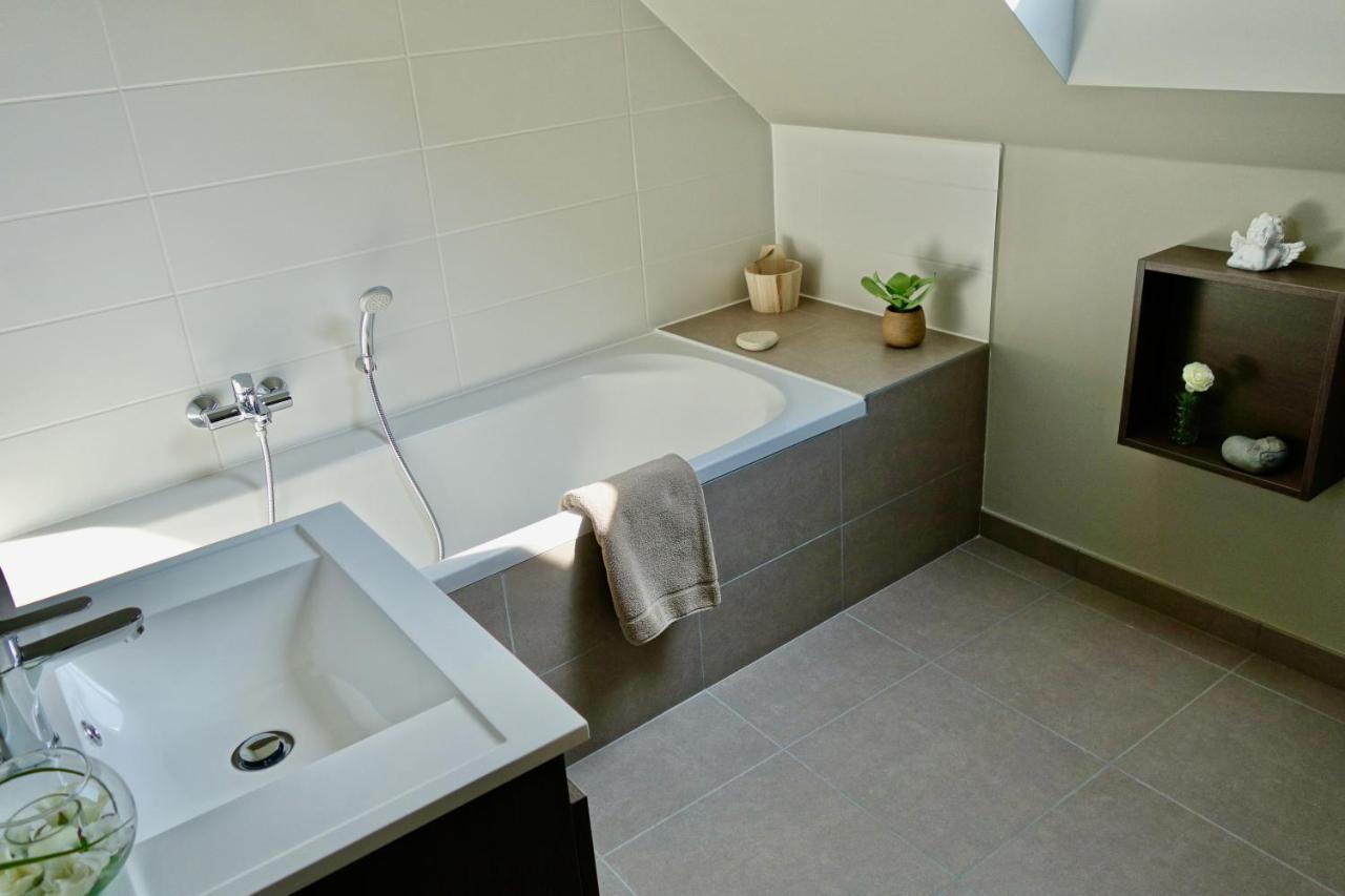 Loft En Duplex Avec Terrasse 3 Chambres Proche Pairi Daiza Mons Exterior foto